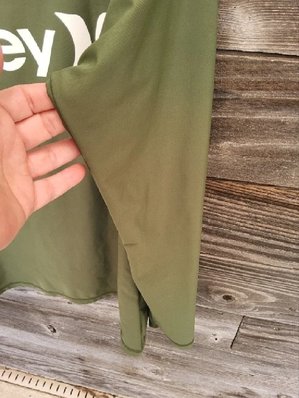 Hurley Green Rashguard Long Sleeved Size 1X - Picture 4 of 8